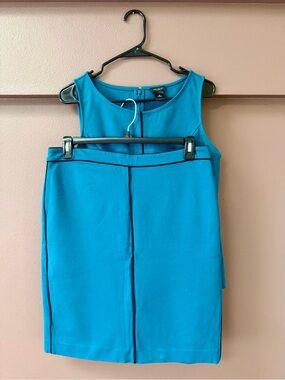 Ann Taylor 2-Piece Outfit / Suit Set - Size M/L